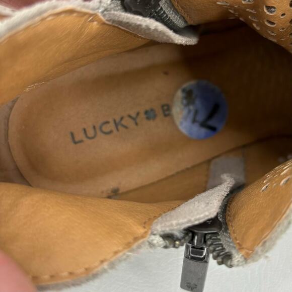 Lucky Brand Ankle Booties Perforated Leather Boots Suede Side Zip Beige Gray 7.5 - Picture 6 of 9